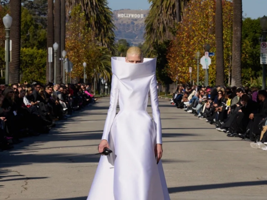 pogruzhenie-v-mir-kollekczii-balenciaga-fall-24